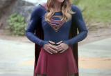 030_supergirl_in_park.jpg